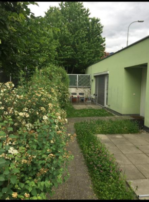 Moderner Stadtbungalow mit 2 Terrassen und privatem Garten